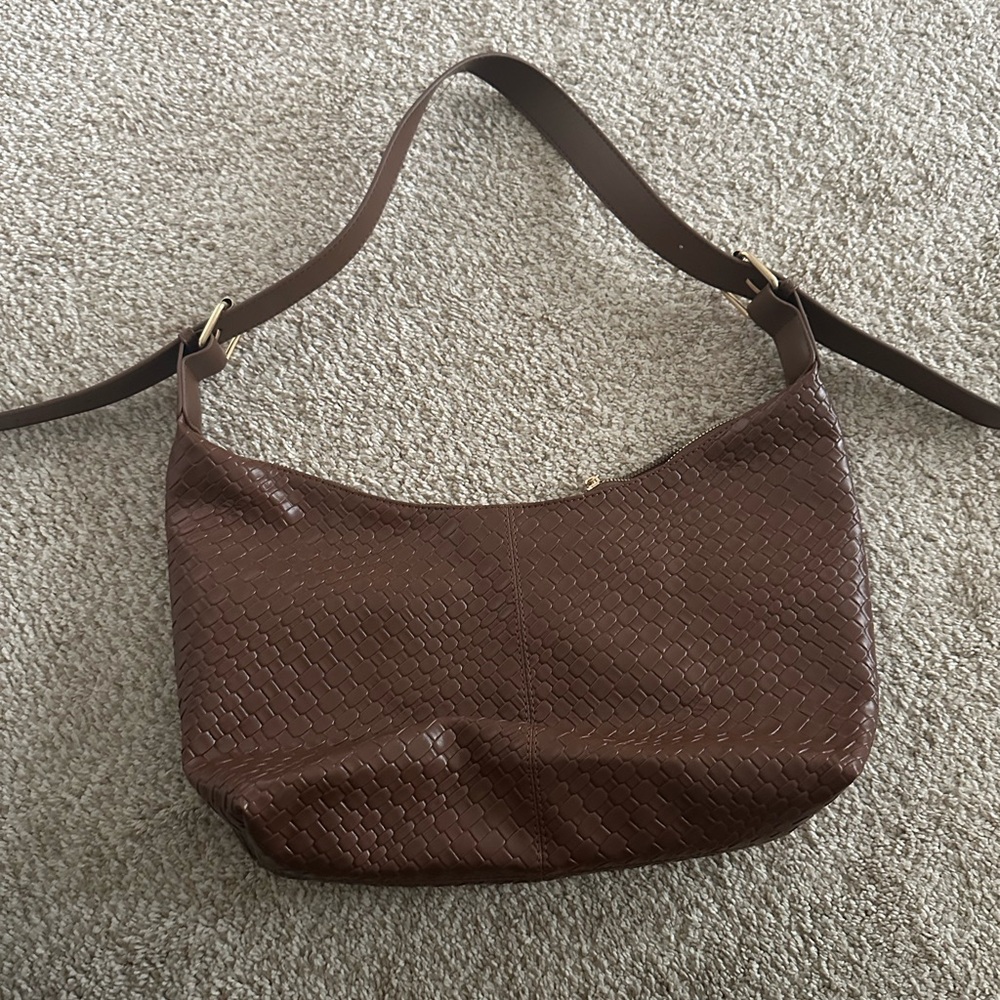 Elegant Brown Woven Shoulder Bag
